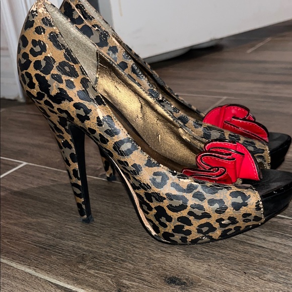 Qupid Leopard Print Heels with Red Accent - Picture 2 of 7